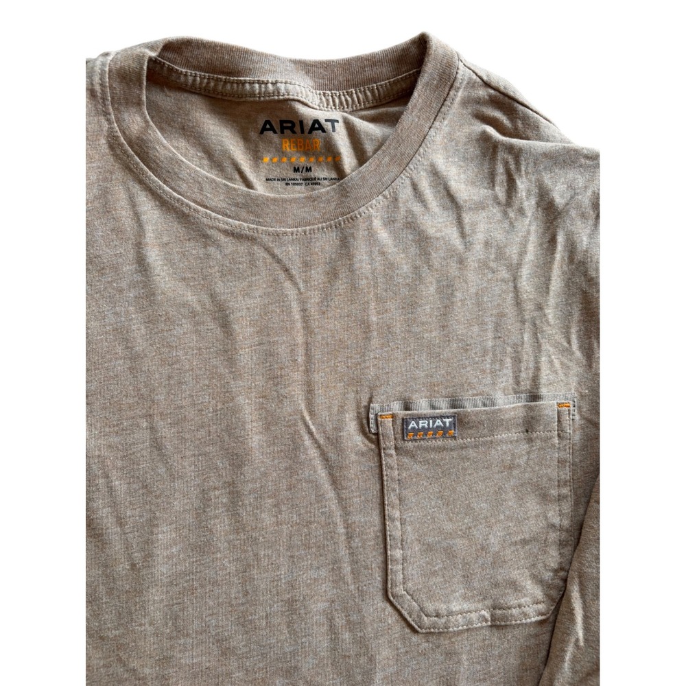 Ariat Rebar Workman Union City LS T-Shirt Tan Heather Pocket Graphic 10046417 - Picture 3 of 6